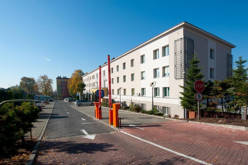 Brojan Hotell Jaworzno Exteriör bild