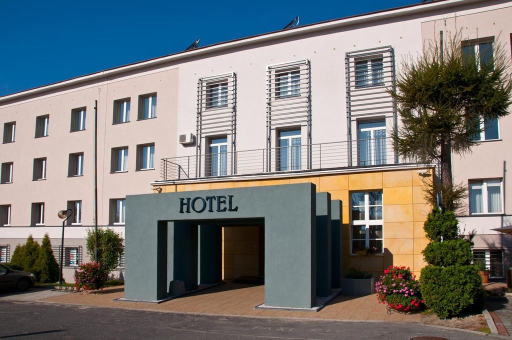 Brojan Hotell Jaworzno Exteriör bild